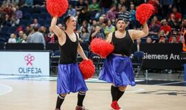 Per „Ryto” ir „Žalgirio” rungtynes greta aikštelės atvažiavo didžiulis unitazas