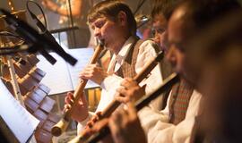 Atsinaujinęs ansamblis „Lietuva“ pristato unikalų projektą su folkroko grupe „Žalvarinis“