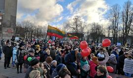 Mitingas prieš vaikų atiminėjimą