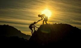 Dalytis ne tik per šventes: keturios savanorių istorijos