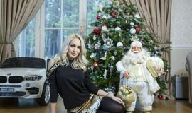 Kalėdoms namus papuošusi O.Pikul-Jasaitienė: „Sau ir visiems linkėčiau ramybės, šilumos ir meilės“