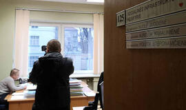 Kyšininkavimu įtariama ilgametė darbuotoja