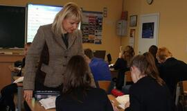 Mokytojos planas – fizikos pamokos neįtikėtinose vietose: jaunimui tenka ir paprakaituoti