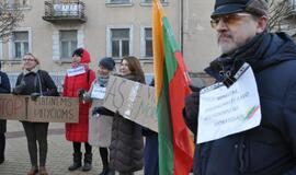 Pasisiūlė pavaduoti streikuojančius mokytojus - reakcija nustebino