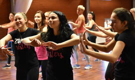 Klaipėdietės žiemą pasitiko zumbos ritmais