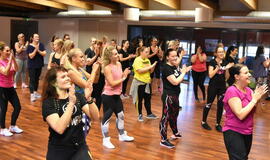 Klaipėdietės žiemą pasitiko zumbos ritmais