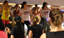 Klaipėdietės žiemą pasitiko zumbos ritmais