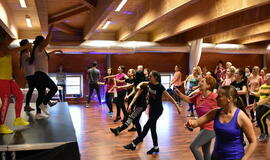 Klaipėdietės žiemą pasitiko zumbos ritmais