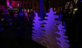 Bibliotekoje sužibo įspūdingos eglutės