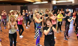 Klaipėdietės žiemą pasitiko zumbos ritmais