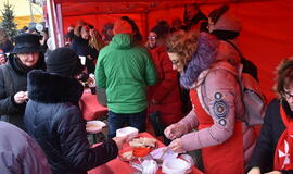 Maltiečiai Teatro aikštėje kvietė gerumo sriubos