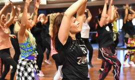 Klaipėdietės žiemą pasitiko zumbos ritmais