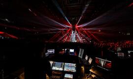 Pirmojo koncerto „Vandenynai“ akimirkas L. Adomaitis žmonai transliavo telefonu