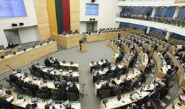 Seimas patvirtino deficitinį kitų metų biudžetą