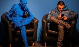 Seneliai gali perprasti telefonus