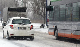 Atsiprašo dėl vėluojančių autobusų