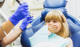 Kreivi jaunųjų klaipėdiečių dantys - plungiškių rūpestis