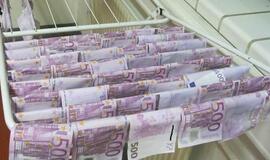 Nuo šeštadienio 500 eurų banknotai nebebus leidžiami