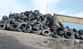 Kretingoje supylė kalną padangų