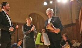 Teatralai gaudė pirmąją bangą