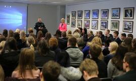 Atvirų durų diena policijoje vėl sukvietė būrius moksleivių