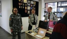 Atvirų durų diena policijoje vėl sukvietė būrius moksleivių