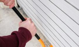 Išlaužė garažą ir apšvarino automobilį