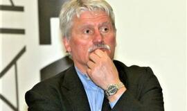 Istorija dabarties problemų neišspręs