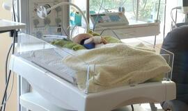 Laukdama greitosios klaipėdietė vaiką šildė kūnu