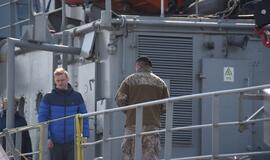 Nato laivų lankytojai