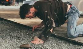 Feminizmo ir egzistencializmo paieškos teatre