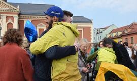 Klaipėdiečių poros kelionė dviračiais į Filipinus baigėsi netikėtai