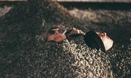 Feminizmo ir egzistencializmo paieškos teatre