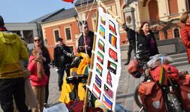 Klaipėdiečių poros kelionė dviračiais į Filipinus baigėsi netikėtai