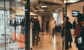 Feminizmo ir egzistencializmo paieškos teatre