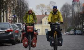 Klaipėdiečių poros kelionė dviračiais į Filipinus baigėsi netikėtai