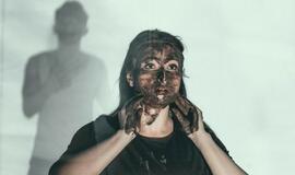 Feminizmo ir egzistencializmo paieškos teatre