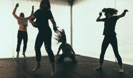 Feminizmo ir egzistencializmo paieškos teatre