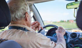 Senjorams - galimybė atnaujinti vairavimo įgūdžius