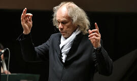 Tyli Madrido nakties muzika