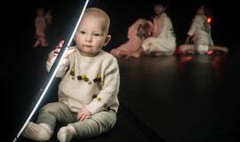 Unikali šviesos formų, muzikos ir judesio instaliacija kūdikiams