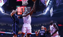 Kamerūniečio vedami „Raptors“ NBA finale debiutavo pergale prieš čempionus