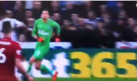 Mohamedas Salahas patyrė kaklo traumą