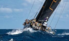 Karšta kova Antigvos buriavimo savaitėje: Lietuvos atstovai rungiasi dėl aukštesnės vietos lyderių trejetuke