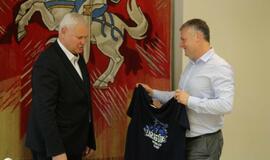 Meras pasveikino Lietuvos rankinio lygos čempionus