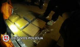 Grupuotė labai dideliais kiekiais vežė narkotikus