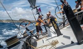 Karibų sezoną „Ambersail 2“ uždarė su trenksmu: aplenkė du šimtapėdžius konkurentus ir iškovojo Lietuvai sidabrą