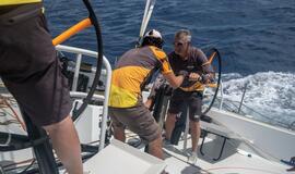 Karšta kova Antigvos buriavimo savaitėje: Lietuvos atstovai rungiasi dėl aukštesnės vietos lyderių trejetuke