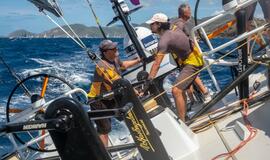 Karšta kova Antigvos buriavimo savaitėje: Lietuvos atstovai rungiasi dėl aukštesnės vietos lyderių trejetuke