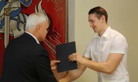 Meras pasveikino Lietuvos rankinio lygos čempionus